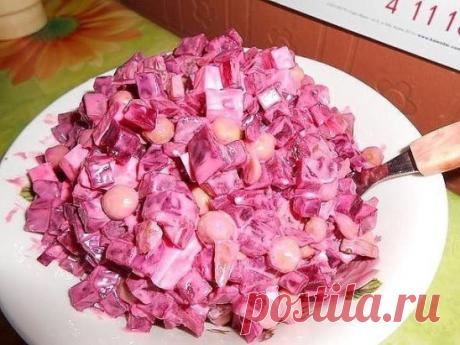 Салат "Вилетта"
3 шт вар.свеклы
3 шт. мар.огуцов
3 ст.лож.горошка
1пл.сырок
1зубч.чесн+майонез