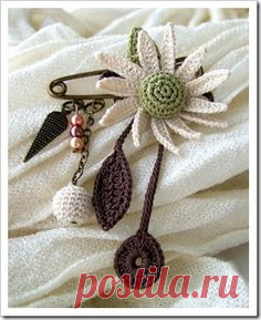 crochet flower brooch