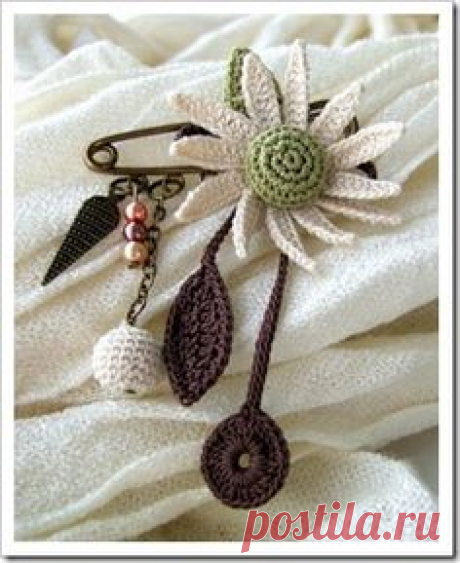 crochet flower brooch