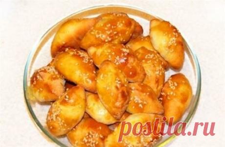 Картофель тушеный с овощами, и яичница с помидорами