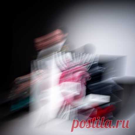 Antonio #lebedef  Это фотография максимально точно передает то что произошло и происходит сейчас в той трансформации каждого дня, каждого мгновения жизни. И хочется только благодарить … !
За каждым поворотом вас будет ждать загадка а хорошая или не очень решать вам .
