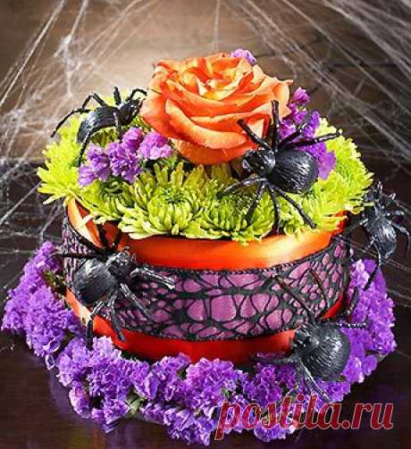 Itsy Bitsy Spider Flower Cake™