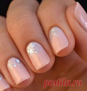Маникюр повседневный: идеи, дизайн. Розовый маникюр Красивые и ухоженные ногти подразумевают под собой не просто накрашенные лаком ногтевые пластины. Под этим кроется еще масса процедур, которые в целом создают ваш повседневный маникюр. Сейчас на руки, в частности, на ногти, обращают очень большое внимание, отдавая им роль едва ли не визитной карточки. Поэтому каждая девушка старается поддерживать их в надлежащем виде.Коррекция формы ногтяЧтобы создать повседневный маникюр...