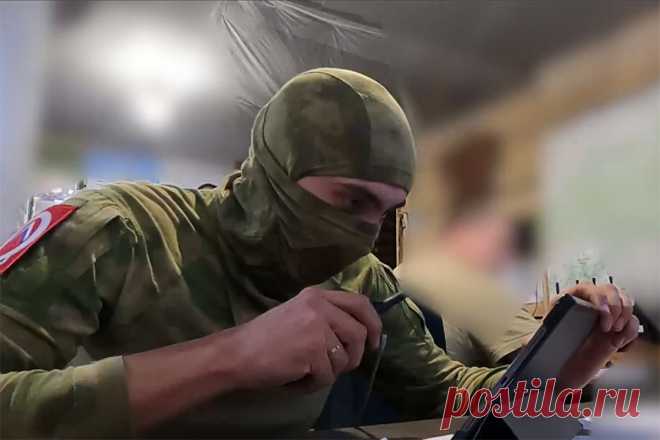 Военные РФ учатся сбрасывать с БПЛА листовки, агитирующие ВСУ сдаться. При подготовке операторов используются трофейные дроны-камикадзе.