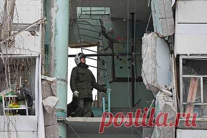 Названа возможная причина взрыва в российском жилом доме. По предварительным данным, причиной обрушения части жилого дома в Нижневартовске мог стать взрыв газового баллона или самогонного аппарата. Само здание не газифицировано. Об инциденте в российском городе стало известно ранее 4 декабря. ЧП произошло в пятиэтажке на улице Мира.