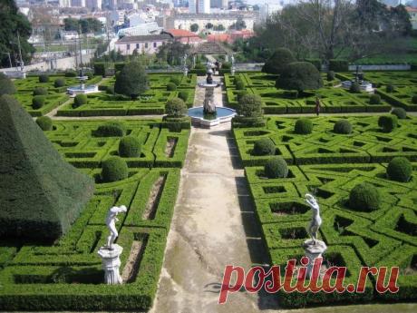 Сад при дворце маркиза Де Фронтейра