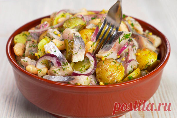 Топ-4 вкусных салатов с сельдью Салат, в котором есть селедка, как правило, становится фаворитом на праздничном столе. В чем секрет? Очевидно, в правильном сочетании ингредиентов.