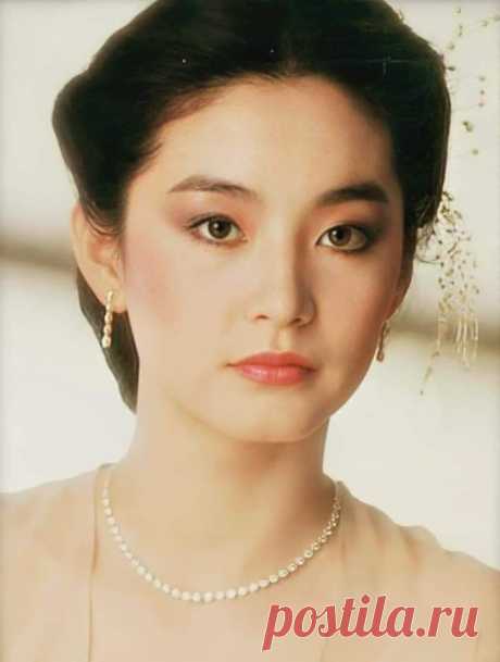 Бриджит Линь, 3 ноября, 1954