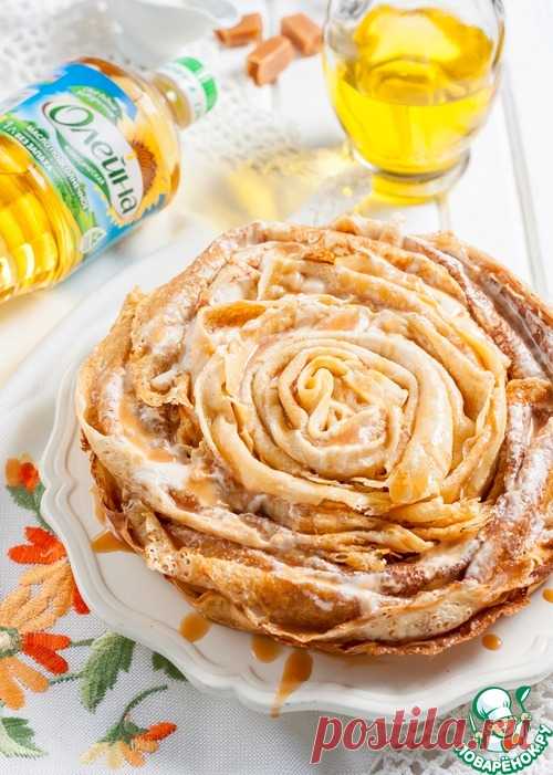 Блинный торт с карамельным соусом