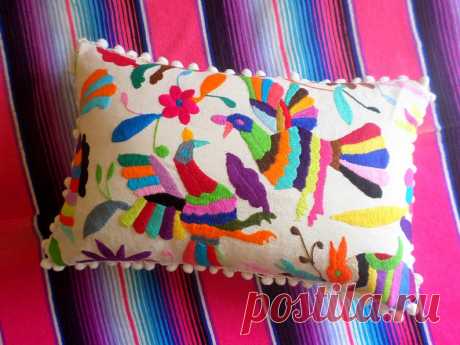 Funda de cojin multicolor con decoracion en pompones - Etsy Chile