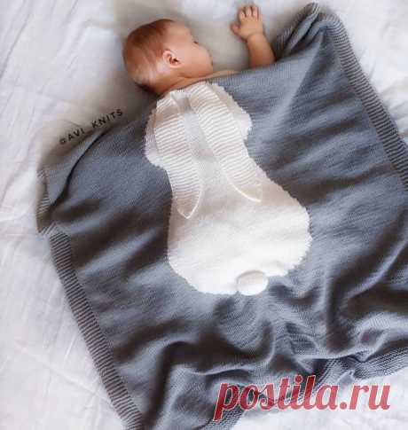 Плед спицами, с изображением милого зайка