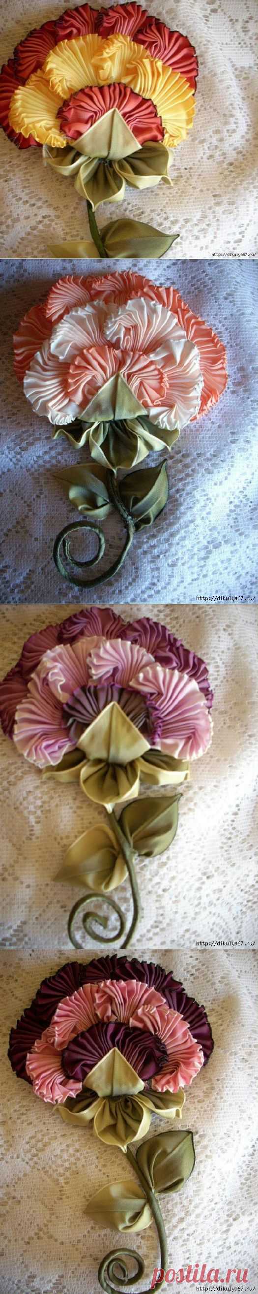 Необычный цветок из атласных лент