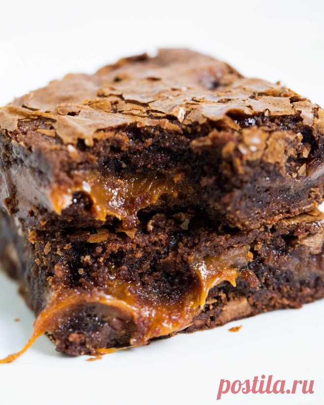EASY Chocolate Fudge Caramel Brownies - I Heart Naptime