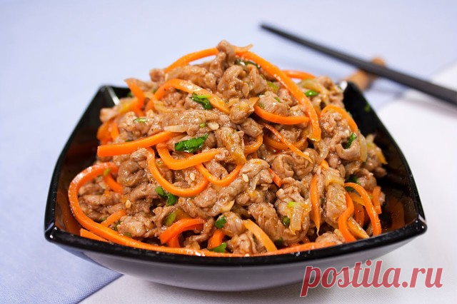 КАК ПРИГОТОВИТЬ ХЕ.
Вы можете приготовить хе из рыбы, птицы или мяса как для повседневной трапезы, так и для праздничного стола на удивление гостям и близким. Все любители острых и пикантных блюд непременно оценят хе по достоинству, но заметим: поскольку блюдо это острое, слишком увлекаться им не следует – все хорошо в меру.
Итак, как можно приготовить ХЕ в домашних условиях?
1. РЕЦЕПТ ПРИГОТОВЛЕНИЯ ХЕ ИЗ РЫБЫ
Понадобится: 
500 г филейной части рыбы (сом, толстолобик, туне...