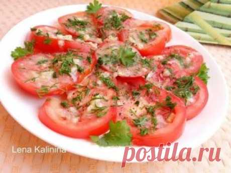 Маринованные помидоры за 30 минут - отличная и очень вкусная экспресс-закуска для ужина или для праздничного стола. Готовится быстро и просто. Попробуйте, Вам обязательно понравится! 

Для приготовления понадобится: 
помидоры свежие - 2-3 шт.; 
горчица готовая - 0,5 ч. л.; 
соль (желательно морская крупная) - 0,5 ч. л.; 
сахар - 0,5 ч. л.; 
уксус яблочный - 1 ч. л.; 
масло оливковое (или растительное) - 2 ст. л.; 
чеснок - 2-3 зубчика; 
перец черный молотый - по вкусу;
