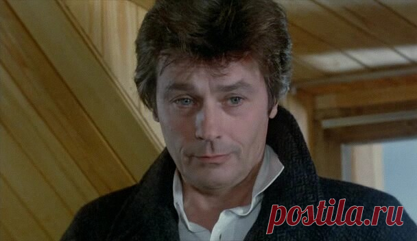 Лучшие французские фильмы

Наша история
Notre histoire (1984)

Актеры
Ален Делон, Натали Бай, Жерар Дармон, Женевьева Фонтанель, Жан-Пьер Даруссен

Роберт Авранш, разрывается между любовью к выпивке и женщине, с которой познакомился в поезде. 
Легкий налет сюрреализма и подачу содержания через форму Блие как использовал до этого, пусть и в более легкой форме, так будет использовать и после. Этакий подход, когда актер общается со зрителем (не обязательно глядя в камеру, хот...