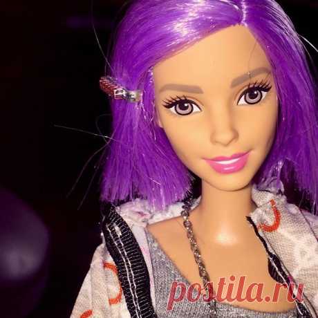 I've always been meticulously about dolls because I use them as reference for ideas and drawing this one by far is my favorite 💜#collector #jj  #barbiecollector #barbie #vavaviolet #follow #followme #photooftheday #picoftheday #jj #kawaii #cute #mattel #barbiefashionista