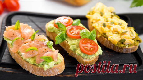 Быстрый и Полезный перекус - Топ 3 Вкусных бутерброда с Авокадо  Ингредиенты общие:&nbsp;&nbsp;- авокадо&nbsp;- лимонный сок&nbsp;- соль&nbsp;- хлебАвокадо разрезаем пополам, удаляем косточку и очищаем от кожуры. Мякоть либо закидываем в блендер и перемалываем до однородной массы, либо вилочкой тык-тык, чтобы получилась пюрешка)) Пюрешку сбрызнули...