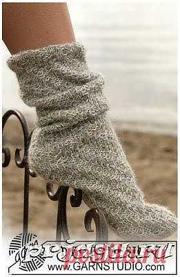 Спиральные носки спицами от DROPS