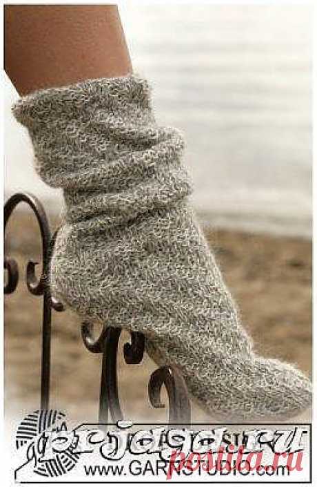 Спиральные носки спицами от DROPS
