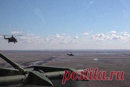 Российская авиация атаковала пункт дислокации ВСУ в ДНР. Начальник пресс-центра группировки «Юг» Вадим Астафьев заявил, что авиация нанесла удар управляемыми боеприпасами УПАБ-500 по пунктам временной дислокации украинских войск в районах Серебрянки и Северска в ДНР. Вертолеты также нанесли удары по скоплениям живой силы противника в районах Курдюмовки и Клещеевки.