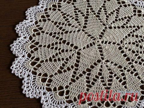 Оригинальная салфетка Звездочка, связанная крючком. Работа Надежды Борисовой