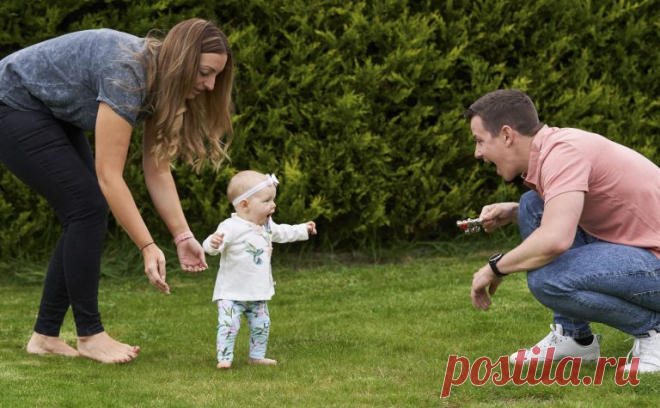 Торопыга: 6-месячная девочка вместо того чтобы учиться сидеть и ползать, начала ходить . Милая Я