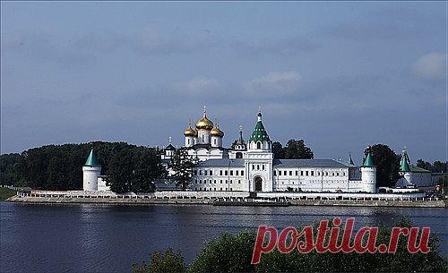Костромской Ипатьевский монастырь.