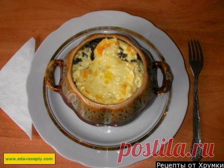 Картофель с грибами и мясом в горшочке