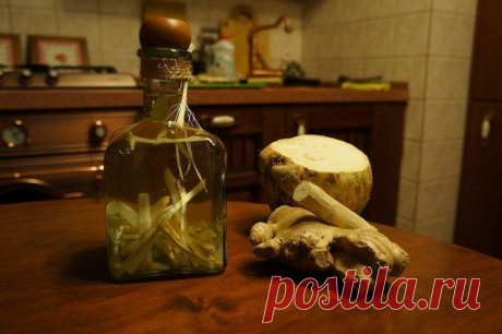 Хреновуха нравится не всем, потому что готовить не умеют: правильный рецепт с нюансами Одним из интересных традиционных русских алкогольных напитков является хреновуха. Я ее впервые попробовал в одном ресторане с русской кухней, когда был в Ростове. Мне настолько понравилась уместность