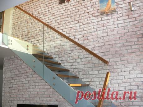 Лестницы, ограждения, перила из стекла, дерева, металла Маршаг – Самонесущие ограждения стеклянные