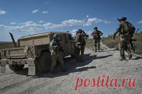 В Крыму отразили атаку ВСУ на военный аэродром. Российские средства противовоздушной обороны отразили атаку Вооруженных сил Украины на военный аэродром Саки в Крыму, заявил советник главы республики Олег Крючков. По его словам фейковые каналы в соцсетях устроили массовый вброс недействительной информации о поражении объекта украинскими силами.