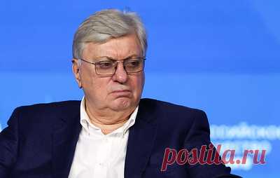 Торкунов заявил, что новый учебник истории получает высокие оценки. Он дает хорошую основу для подготовки к экзаменам, отметил ректор МГИМО