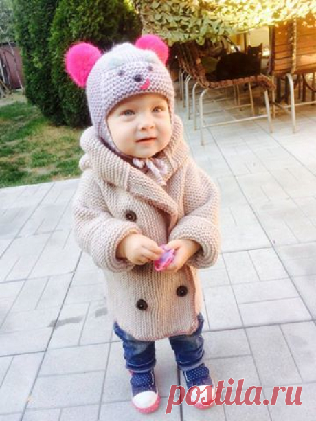 (4) Facebook