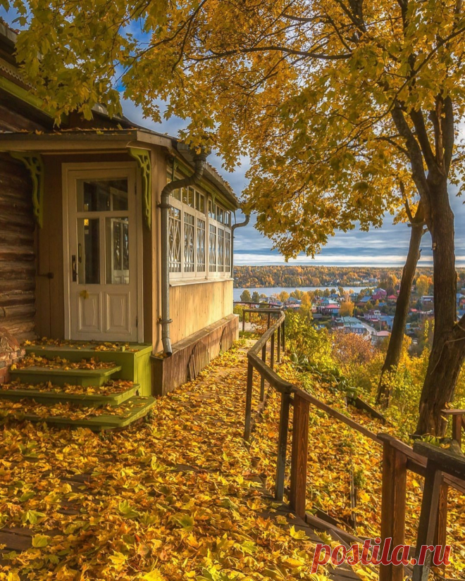 Осенний Плёс.
Ивановская область. 📷 Аня Юхова