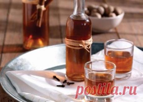 Простой рецепт вкусного домашнего коньяка из чернослива и специй Домашний коньяк на основе чернослива и специй. Оригинальная рецептура. Другие рецепты для домашнего приготовления. Коньяк без винограда. Хитрости.
