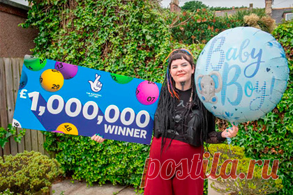 Девушка купила лотерейный билет в последний момент и выиграла миллионы рублей. 23-летняя Алисия Харпер из шотландского города Арброт купила лотерейный билет в последний момент и выиграла миллион фунтов стерлингов. Девушка вспомнила о розыгрыше Lucky Dip в лотерее EuroMillions за 10 минут до его окончания. Теперь она планирует купить дом и обучиться профессии цифрового художника.