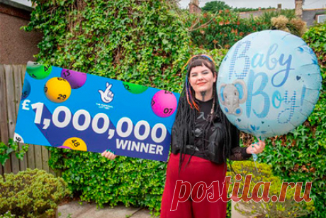 Девушка купила лотерейный билет в последний момент и выиграла миллионы рублей. 23-летняя Алисия Харпер из шотландского города Арброт купила лотерейный билет в последний момент и выиграла миллион фунтов стерлингов. Девушка вспомнила о розыгрыше Lucky Dip в лотерее EuroMillions за 10 минут до его окончания. Теперь она планирует купить дом и обучиться профессии цифрового художника.