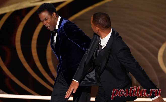 Крис Рок не стал обращаться в полицию после удара Уилла Смита на «Оскаре». В полиции сообщили, что знают об инциденте, однако участник конфликта не стал писать заявление. Смит ударил Рока на сцене «Оскара», после того как тот пошутил над его женой