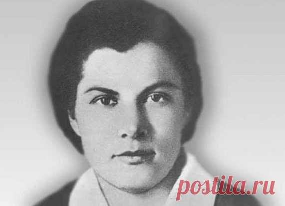 Как рожали советские разведчицы, чтобы не провалить задание Далеко не все семейные пары советских разведчиков-нелегалов осмеливались обзаводиться детьми. С одной стороны дети могли привести к провалу, но с другой – они обеспечивали более...