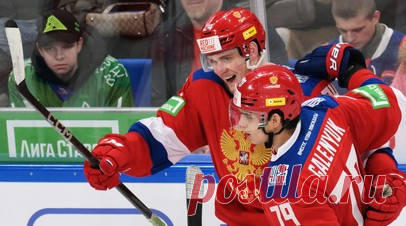 Проверка характера: Россия пропустила три шайбы от Белоруссии за 68 секунд, но сумела вырвать победу в овертайме. Сборная России по хоккею одержала победу над национальной командой Белоруссии на проходящем в Санкт-Петербурге Кубке Первого канала. В начале второго периода Илья Сафонов и Григорий Кузьмин дважды огорчили гостей. Однако подопечные Дмитрия Квартальнова ещё до перерыва умудрились отличиться три раза за 68 секунд. Помог восстановить равновесие в заключительной 20-минутке мощный…