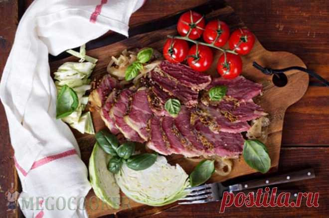 Рецепт говядины, запеченной с луком в мультиварке — MEGOCOOKER
