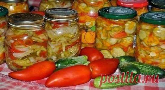 Салаты на зиму из огурцов, домашние рецепты заготовок, салаты без стерилизации.
В салатах на зиму из огурцов, можно использовать огурцы которые на засолку не пошли (кривые, неровные, не подходят по размеру и т.д.). Ведь по вкусовым качествам в салатах на зиму огурцы, ни чуть не хуже чем маринованные. Салат легко изменить, добавив лишь некоторые компоненты.
1.Салат из огурцов на зиму без стерилизации - домашний рецепт
Огурцы - 2 кг
Чеснок ~ 150 г
Лук ~ 150 г
Соль - 50 г
Сах...