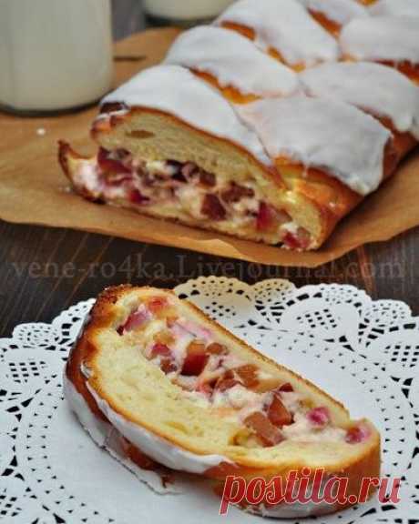 Творожная коса со сливами