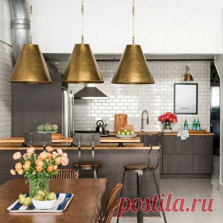 Chic + industrial = our dream kitchen. (📷: @rusticwhite | Design: @bpatrickflynn) #HBloveskitchens #kitchendesign