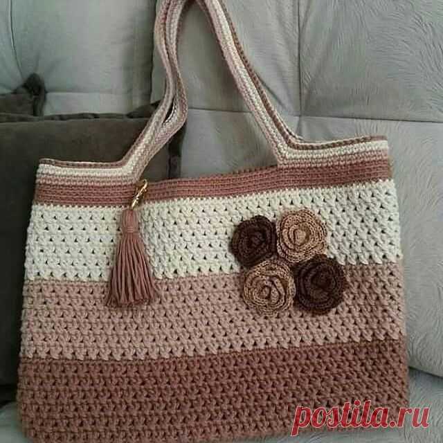 Leia a descrição ⤵
.
📷 by bluetenzauber_crochet
.
.
▶Separamos um super guia com centenas de receitas criado com carinho para você iniciante ou profissional!
✔Nele você receberá várias opções de gráficos, um mais lindo que o outro
✔Vídeo aulas passo a passo para iniciantes e avançados
✔Você também aprenderá a vender suas peças através da internet
✔Apostilas passo a passo e muito mais!
✔Bônus exclusivos para as próximas 11 pessoas
.
Para saber mais acesse...