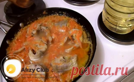 Пошаговый рецепт тушеного минтая с морковкой и луком с фото