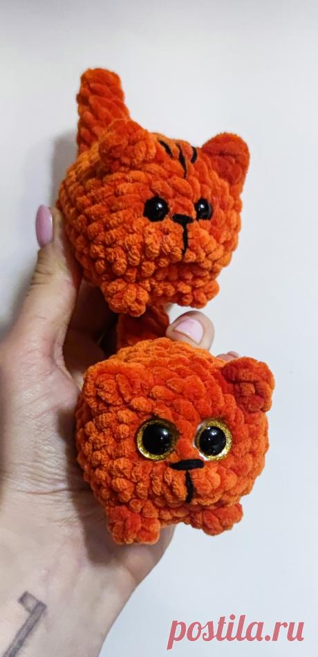 PDF Котейки крючком. FREE crochet pattern; Аmigurumi animal patterns. Амигуруми схемы и описания на русском. Вязаные игрушки и поделки своими руками #amimore - котята, плюшевый котик, маленький кот из плюшевой пряжи, кошка, кошечка, котёнок.