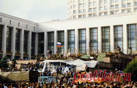 Августовский путч: кто поддержал ГКЧП в 1991 году 


15 августа 1991 года был обнародован проект Договора об образовании Союза Суверенных Советских Республик (СССР), разработанный на основе консультаций в Ново-Огарёве президента СССР М.С. Горбачёва с…