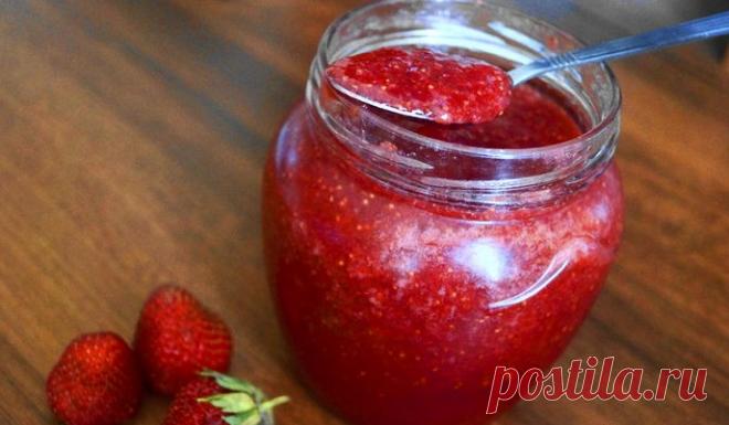 Джем-конфитюр клубничный.

Хотите зимой кушать вкусный джем-конфитюр? Рекомендую запастись сейчас. Очень вкусный рецепт клубничного конфитюра.

Продукты

Клубника - 1 кг
Сахар - 1-1,2 кг
Желирующая смесь - 1 пакетик (20 г)